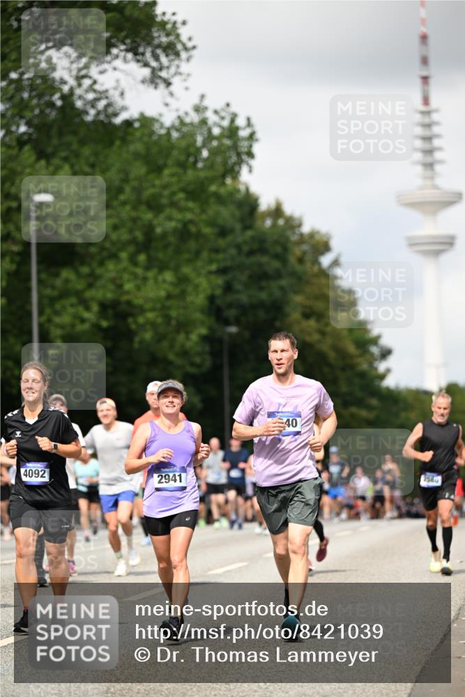 29.06.2025 - hella hamburg halbmarathon Dr. Thomas Lammeyer http://msf.ph/oto/8421039 29.06.2025 10:47:11 Kennedybrücke 1150, 1360, 1656, 1929, 1994, 2401, 2450, 2509, 2580, 2940, 2941, 3378, 3874, 4092, 4334, 4778, 4891, 4892, 5268, 5403, 6136, 6440, 6764, 6828, 6837, 7260, 7357, 7477, 7515, 7557, 7666, 8000, 8161, 8435, 8525, 8526, 9304, 9980, 10008, 10697, 10734, 10899, 11331 meine-sportfotos.de