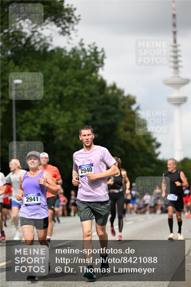 29.06.2025 - hella hamburg halbmarathon Dr. Thomas Lammeyer http://msf.ph/oto/8421088 29.06.2025 10:47:12 Kennedybrücke 1150, 1360, 1656, 1929, 1994, 2401, 2450, 2509, 2580, 2940, 2941, 3378, 3874, 4092, 4334, 4778, 4891, 4892, 5268, 5403, 6440, 6764, 6828, 6837, 7260, 7357, 7477, 7515, 7557, 7666, 8000, 8161, 8435, 8525, 8526, 9304, 9980, 10008, 10697, 10734, 10899, 11331 meine-sportfotos.de