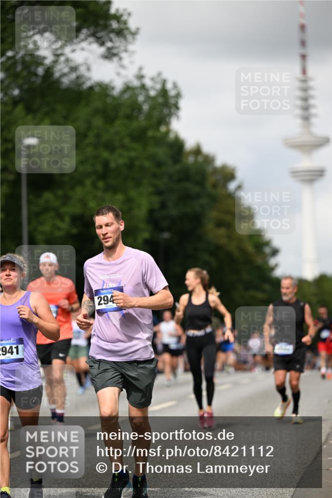 29.06.2025 - hella hamburg halbmarathon Dr. Thomas Lammeyer http://msf.ph/oto/8421112 29.06.2025 10:47:13 Kennedybrücke 1150, 1360, 1656, 1929, 1994, 2401, 2450, 2509, 2580, 2940, 2941, 3378, 3874, 4092, 4334, 4778, 4891, 4892, 5268, 5403, 6440, 6764, 6837, 7260, 7357, 7477, 7515, 7557, 7666, 8000, 8161, 8435, 8525, 8526, 9304, 9980, 10008, 10697, 10734, 10899, 11331 meine-sportfotos.de