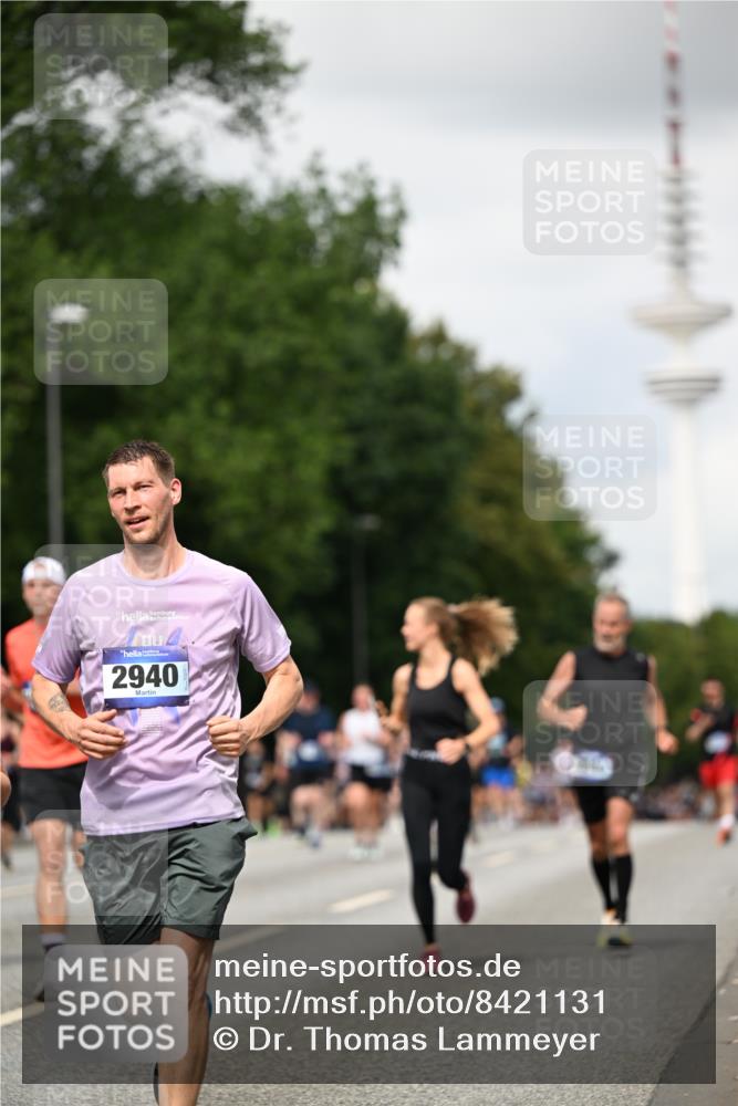 29.06.2025 - hella hamburg halbmarathon Dr. Thomas Lammeyer http://msf.ph/oto/8421131 29.06.2025 10:47:13 Kennedybrücke 1150, 1360, 1656, 1929, 1994, 2401, 2450, 2509, 2580, 2940, 2941, 3378, 3874, 4092, 4334, 4778, 4891, 4892, 5268, 5403, 6440, 6764, 6837, 7260, 7357, 7477, 7515, 7557, 7666, 8000, 8161, 8435, 8525, 8526, 9304, 9980, 10008, 10697, 10734, 10899, 11331 meine-sportfotos.de