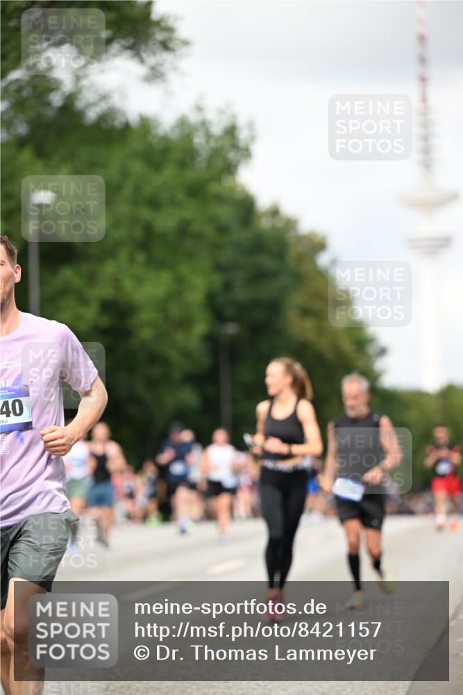 29.06.2025 - hella hamburg halbmarathon Dr. Thomas Lammeyer http://msf.ph/oto/8421157 29.06.2025 10:47:14 Kennedybrücke 1150, 1360, 1656, 1929, 1994, 2401, 2450, 2509, 2580, 2940, 2941, 3378, 3874, 4092, 4334, 4778, 4891, 4892, 5268, 5403, 6440, 6764, 6837, 7357, 7477, 7515, 7557, 7666, 8000, 8161, 8435, 8525, 8526, 9304, 9980, 10008, 10697, 10734, 10899, 11331 meine-sportfotos.de