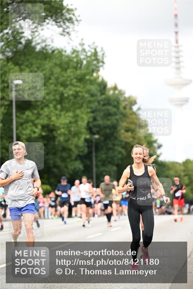 29.06.2025 - hella hamburg halbmarathon Dr. Thomas Lammeyer http://msf.ph/oto/8421180 29.06.2025 10:47:15 Kennedybrücke 1150, 1360, 1656, 1929, 1994, 2401, 2450, 2509, 2580, 2940, 2941, 3378, 3874, 4092, 4334, 4778, 4891, 4892, 5268, 5403, 6440, 6764, 6837, 7357, 7477, 7515, 7557, 7666, 8000, 8161, 8233, 8435, 8525, 8526, 9304, 9980, 10008, 10697, 10734, 10899, 11331 meine-sportfotos.de