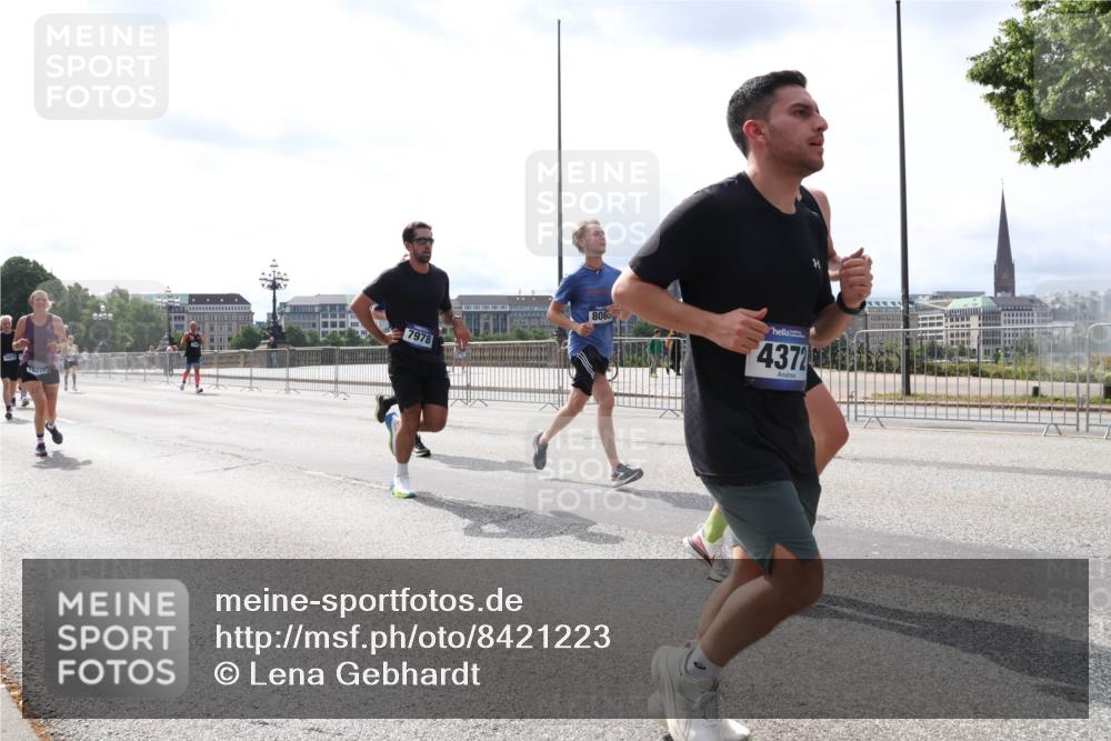29.06.2025 - hella hamburg halbmarathon Lena Gebhardt http://msf.ph/oto/8421223 29.06.2025 10:27:43 Lombardsbrücke 6012, 7978, 806, 4372, 1148, 2080, 2775, 3389, 4372, 5177, 5285, 5825, 5847, 6214, 7497, 7764, 7944, 7978, 8085, 9567, 9688, 10158, 10412, 10413, 11256, 11692, 11739, 11766, 12500, 12823, 13043, 13860, 14206, 15607, 16569, 16804, 16838, 17427, 17791, 18012, 18097, 18301, 18626, 18766 meine-sportfotos.de