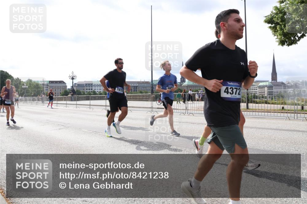 29.06.2025 - hella hamburg halbmarathon Lena Gebhardt http://msf.ph/oto/8421238 29.06.2025 10:27:43 Lombardsbrücke 18012, 7978, 8085, 4372, 1148, 2080, 2775, 3389, 4372, 5177, 5285, 5825, 5847, 6214, 7497, 7764, 7944, 7978, 8085, 9567, 9688, 10158, 10412, 10413, 11256, 11692, 11739, 11766, 12500, 12823, 13043, 13860, 14206, 15607, 16569, 16804, 16838, 17427, 17791, 18012, 18097, 18301, 18626, 18766 meine-sportfotos.de