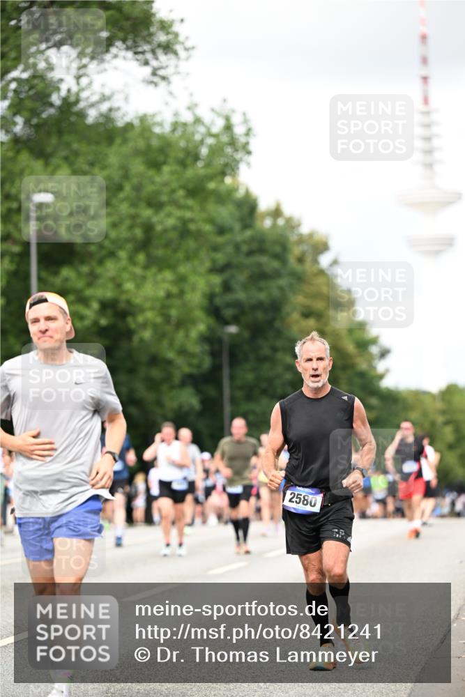 29.06.2025 - hella hamburg halbmarathon Dr. Thomas Lammeyer http://msf.ph/oto/8421241 29.06.2025 10:47:16 Kennedybrücke 1150, 1360, 1656, 1929, 1994, 2401, 2450, 2509, 2580, 2940, 2941, 3378, 3874, 4092, 4334, 4353, 4778, 4891, 4892, 5268, 5403, 6440, 6764, 6837, 7357, 7477, 7515, 7557, 7666, 8000, 8161, 8233, 8435, 8525, 8526, 9304, 9980, 10008, 10536, 10697, 10734, 10899, 11331 meine-sportfotos.de