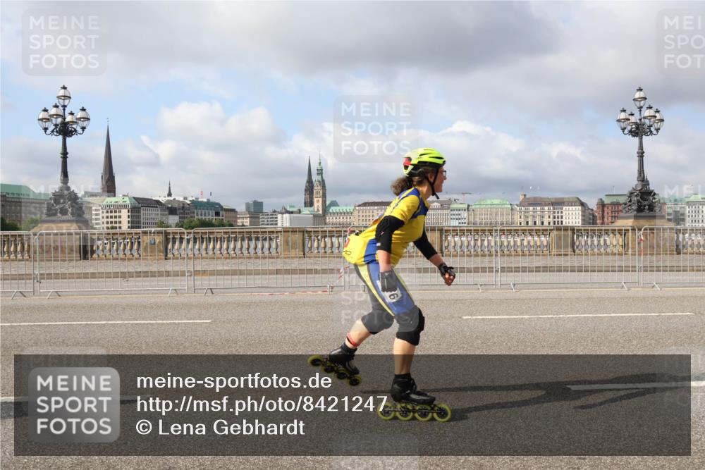 29.06.2025 - hella hamburg halbmarathon Lena Gebhardt http://msf.ph/oto/8421247 29.06.2025 08:57:46 Lombardsbrücke  meine-sportfotos.de