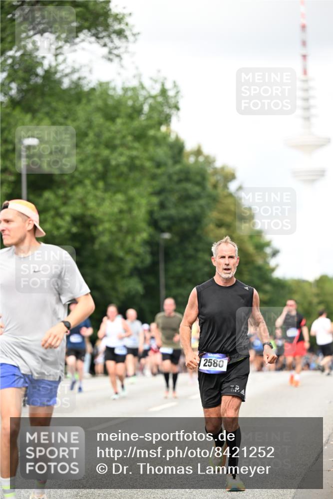 29.06.2025 - hella hamburg halbmarathon Dr. Thomas Lammeyer http://msf.ph/oto/8421252 29.06.2025 10:47:16 Kennedybrücke 1150, 1360, 1656, 1929, 1994, 2401, 2450, 2509, 2580, 2940, 2941, 3378, 3874, 4092, 4334, 4353, 4778, 4891, 4892, 5268, 5403, 6440, 6764, 6837, 7357, 7477, 7515, 7557, 7666, 8000, 8161, 8233, 8435, 8525, 8526, 9304, 9980, 10008, 10536, 10697, 10734, 10899, 11331 meine-sportfotos.de