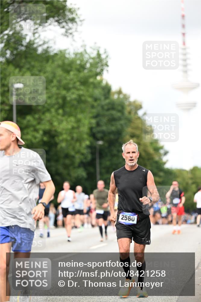 29.06.2025 - hella hamburg halbmarathon Dr. Thomas Lammeyer http://msf.ph/oto/8421258 29.06.2025 10:47:17 Kennedybrücke 1150, 1360, 1656, 1929, 1994, 2401, 2450, 2509, 2580, 2940, 2941, 3378, 3874, 4092, 4334, 4353, 4778, 4891, 4892, 5268, 5403, 6440, 6764, 6837, 7357, 7477, 7515, 7557, 7666, 8000, 8161, 8233, 8435, 8526, 9304, 9980, 10008, 10536, 10697, 10734, 10899, 11331 meine-sportfotos.de