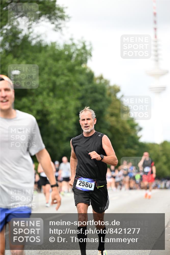 29.06.2025 - hella hamburg halbmarathon Dr. Thomas Lammeyer http://msf.ph/oto/8421277 29.06.2025 10:47:17 Kennedybrücke 1150, 1360, 1656, 1929, 1994, 2401, 2450, 2509, 2580, 2940, 2941, 3378, 3874, 4092, 4334, 4353, 4778, 4891, 4892, 5268, 5403, 6440, 6764, 6837, 7357, 7477, 7515, 7557, 7666, 8000, 8161, 8233, 8435, 8526, 9304, 9980, 10008, 10536, 10697, 10734, 10899, 11331 meine-sportfotos.de