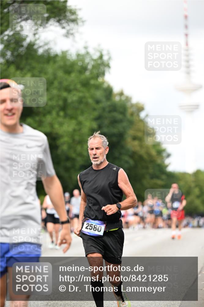 29.06.2025 - hella hamburg halbmarathon Dr. Thomas Lammeyer http://msf.ph/oto/8421285 29.06.2025 10:47:18 Kennedybrücke 1150, 1360, 1656, 1929, 1994, 2401, 2450, 2509, 2580, 2940, 2941, 3283, 3378, 3764, 3874, 4092, 4334, 4353, 4778, 4891, 4892, 5268, 5403, 6764, 6837, 7357, 7477, 7515, 7557, 7666, 8000, 8161, 8233, 8435, 9304, 9980, 10008, 10536, 10697, 10734, 10899, 11331 meine-sportfotos.de