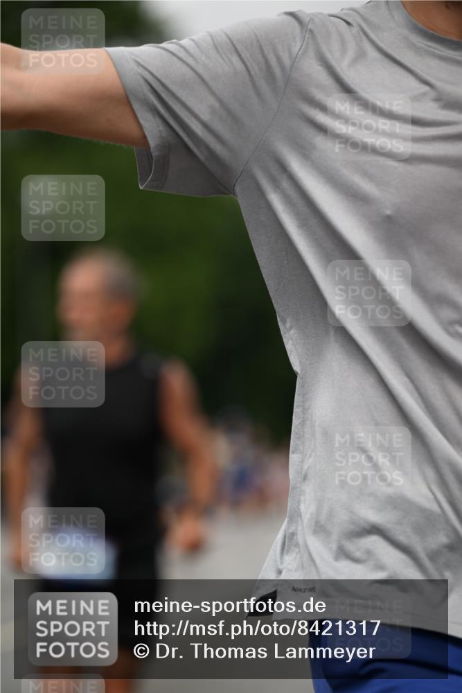 29.06.2025 - hella hamburg halbmarathon Dr. Thomas Lammeyer http://msf.ph/oto/8421317 29.06.2025 10:47:19 Kennedybrücke 1150, 1360, 1656, 1929, 1994, 2401, 2450, 2509, 2580, 2940, 2941, 3283, 3378, 3764, 3874, 4092, 4334, 4353, 4778, 4891, 4892, 5268, 5403, 5755, 6764, 6837, 7357, 7477, 7515, 7557, 7666, 8000, 8161, 8233, 8435, 9304, 10008, 10536, 10697, 10734, 10899 meine-sportfotos.de