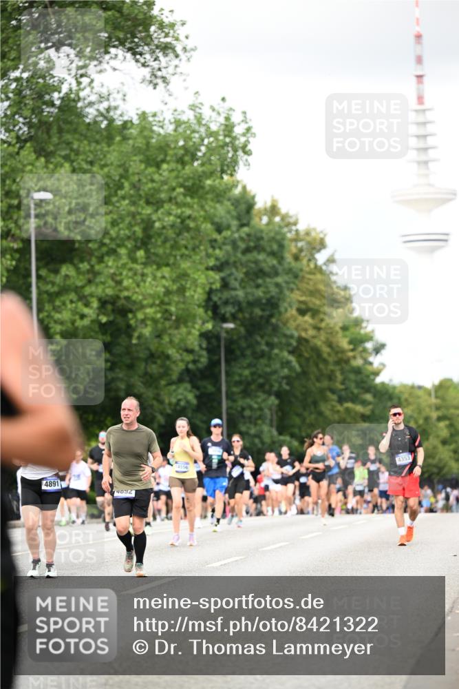 29.06.2025 - hella hamburg halbmarathon Dr. Thomas Lammeyer http://msf.ph/oto/8421322 29.06.2025 10:47:20 Kennedybrücke 1150, 1310, 1360, 1656, 1929, 1994, 2401, 2450, 2509, 2580, 2940, 2941, 3283, 3378, 3764, 3874, 4092, 4334, 4353, 4778, 4891, 4892, 5268, 5403, 5755, 6764, 6837, 7477, 7515, 7557, 8000, 8161, 8233, 8435, 9304, 10008, 10536, 10697, 10734, 10899 meine-sportfotos.de