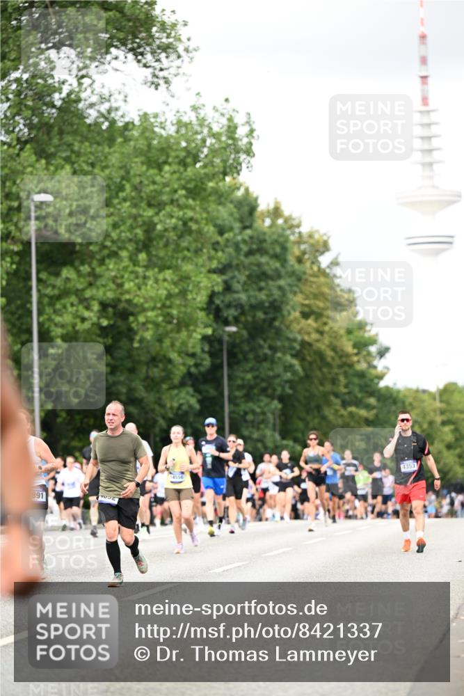 29.06.2025 - hella hamburg halbmarathon Dr. Thomas Lammeyer http://msf.ph/oto/8421337 29.06.2025 10:47:20 Kennedybrücke 1150, 1310, 1360, 1656, 1929, 1994, 2401, 2450, 2509, 2580, 2940, 2941, 3283, 3378, 3764, 3874, 4092, 4334, 4353, 4778, 4891, 4892, 5268, 5403, 5755, 6764, 6837, 7477, 7515, 7557, 8000, 8161, 8233, 8435, 9304, 10008, 10536, 10697, 10734, 10899 meine-sportfotos.de