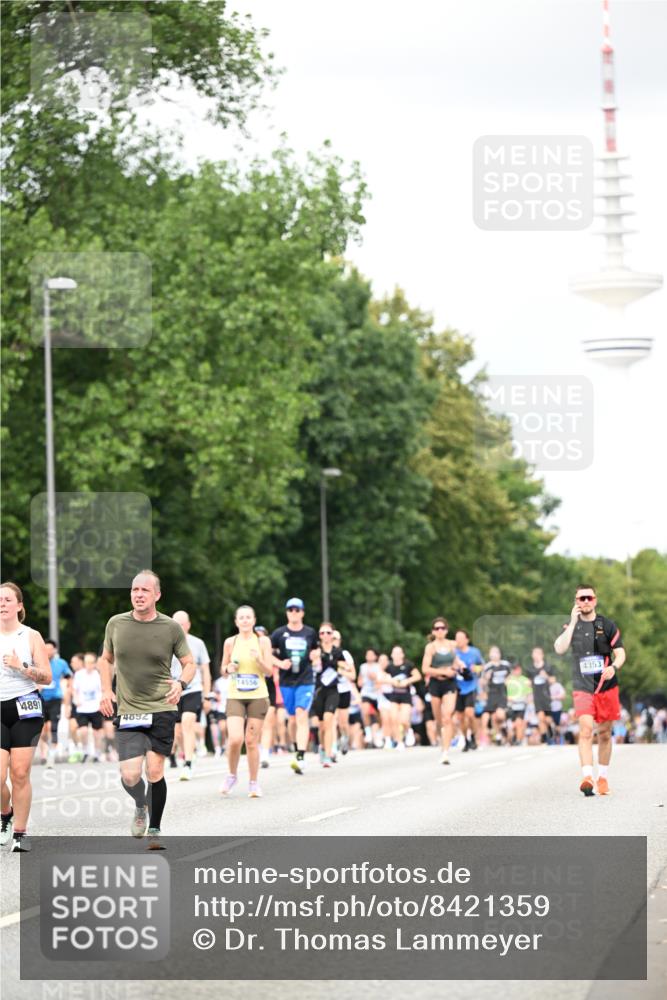 29.06.2025 - hella hamburg halbmarathon Dr. Thomas Lammeyer http://msf.ph/oto/8421359 29.06.2025 10:47:20 Kennedybrücke 1150, 1310, 1360, 1656, 1929, 1994, 2401, 2450, 2509, 2580, 2940, 2941, 3283, 3378, 3764, 3874, 4092, 4334, 4353, 4778, 4891, 4892, 5268, 5403, 5755, 6764, 6837, 7477, 7515, 7557, 8000, 8161, 8233, 8435, 9304, 10008, 10536, 10697, 10734, 10899 meine-sportfotos.de