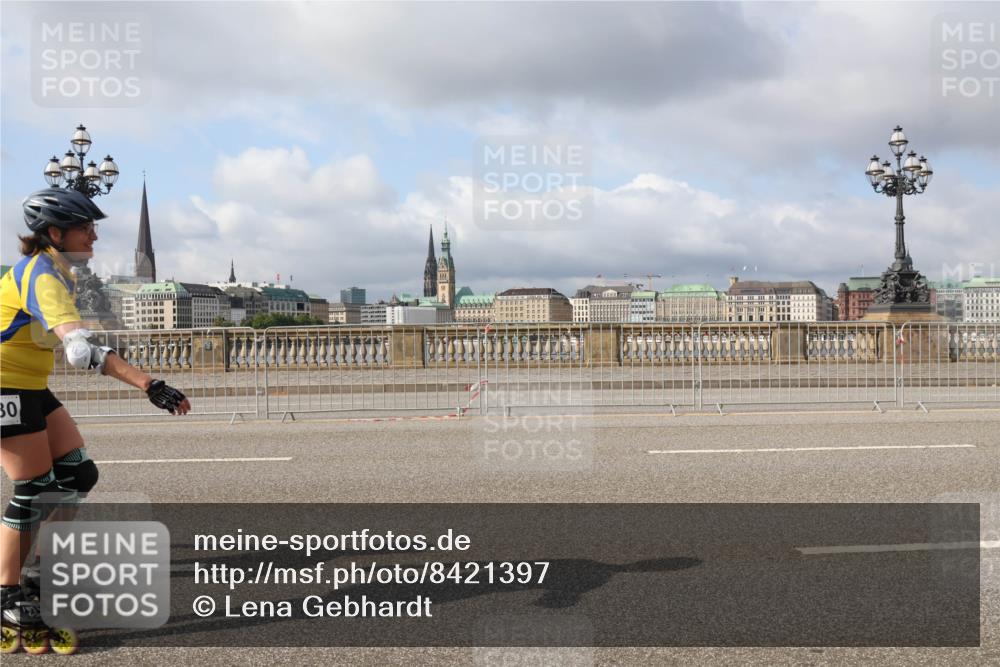 29.06.2025 - hella hamburg halbmarathon Lena Gebhardt http://msf.ph/oto/8421397 29.06.2025 08:57:46 Lombardsbrücke 30 meine-sportfotos.de