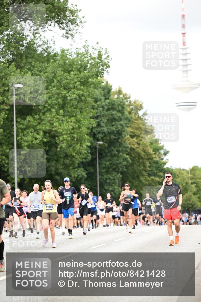 29.06.2025 - hella hamburg halbmarathon Dr. Thomas Lammeyer http://msf.ph/oto/8421428 29.06.2025 10:47:23 Kennedybrücke 1150, 1310, 1467, 1656, 1929, 2401, 2450, 2580, 2940, 2941, 3283, 3764, 4092, 4334, 4353, 4778, 4891, 4892, 5268, 5403, 5755, 6764, 6837, 7515, 7557, 8000, 8161, 8233, 8435, 9304, 10008, 10536, 10697, 10734, 10899 meine-sportfotos.de
