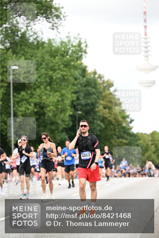 29.06.2025 - hella hamburg halbmarathon Dr. Thomas Lammeyer http://msf.ph/oto/8421468 29.06.2025 10:47:29 Kennedybrücke 1150, 1226, 1310, 1467, 2450, 2580, 2971, 3283, 3764, 4105, 4177, 4334, 4353, 4891, 4892, 5268, 5755, 6764, 7515, 7557, 8161, 8233, 8435, 9304, 10008, 10536, 10899 meine-sportfotos.de
