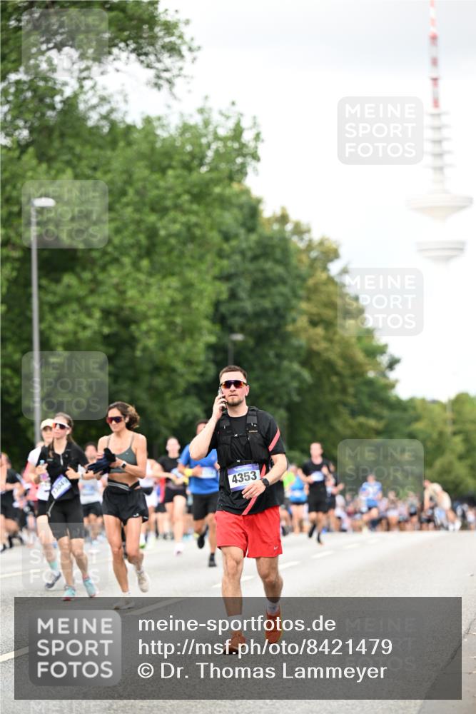 29.06.2025 - hella hamburg halbmarathon Dr. Thomas Lammeyer http://msf.ph/oto/8421479 29.06.2025 10:47:29 Kennedybrücke 1150, 1226, 1310, 1467, 2450, 2580, 2971, 3283, 3764, 4105, 4177, 4334, 4353, 4891, 4892, 5268, 5755, 6764, 7515, 7557, 8161, 8233, 8435, 9304, 10008, 10536, 10899 meine-sportfotos.de