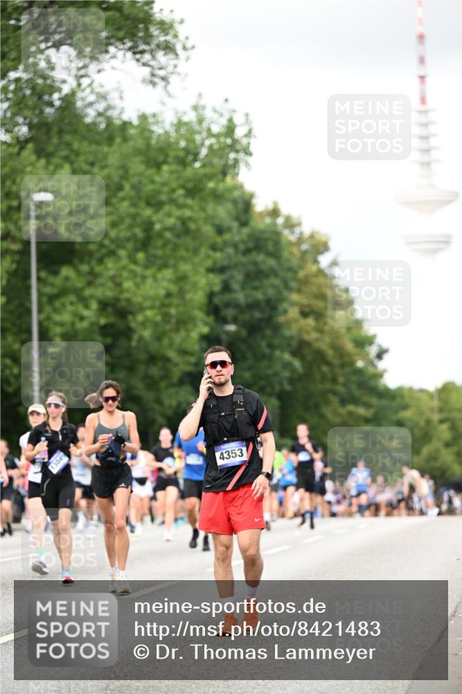 29.06.2025 - hella hamburg halbmarathon Dr. Thomas Lammeyer http://msf.ph/oto/8421483 29.06.2025 10:47:29 Kennedybrücke 1150, 1226, 1310, 1467, 2450, 2580, 2971, 3283, 3764, 4105, 4177, 4334, 4353, 4891, 4892, 5268, 5755, 6764, 7515, 7557, 8161, 8233, 8435, 9304, 10008, 10536, 10899 meine-sportfotos.de