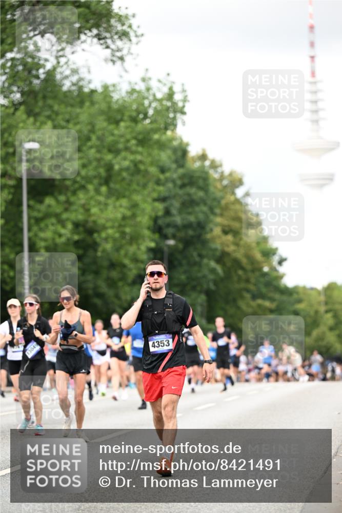 29.06.2025 - hella hamburg halbmarathon Dr. Thomas Lammeyer http://msf.ph/oto/8421491 29.06.2025 10:47:30 Kennedybrücke 1150, 1226, 1310, 1467, 2267, 2450, 2538, 2580, 2971, 3283, 3288, 3764, 4105, 4177, 4334, 4353, 4891, 4892, 5268, 5755, 7515, 7557, 8161, 8233, 8435, 9304, 10008, 10536, 10899 meine-sportfotos.de