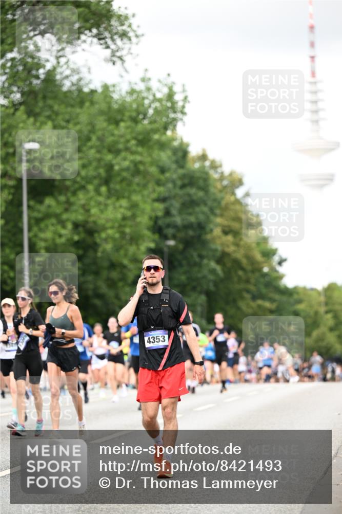 29.06.2025 - hella hamburg halbmarathon Dr. Thomas Lammeyer http://msf.ph/oto/8421493 29.06.2025 10:47:30 Kennedybrücke 1150, 1226, 1310, 1467, 2267, 2450, 2538, 2580, 2971, 3283, 3288, 3764, 4105, 4177, 4334, 4353, 4891, 4892, 5268, 5755, 7515, 7557, 8161, 8233, 8435, 9304, 10008, 10536, 10899 meine-sportfotos.de