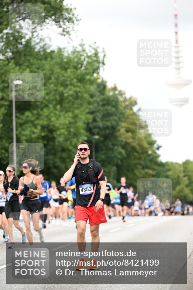 29.06.2025 - hella hamburg halbmarathon Dr. Thomas Lammeyer http://msf.ph/oto/8421499 29.06.2025 10:47:30 Kennedybrücke 1150, 1226, 1310, 1467, 2267, 2450, 2538, 2580, 2971, 3283, 3288, 3764, 4105, 4177, 4334, 4353, 4891, 4892, 5268, 5755, 7515, 7557, 8161, 8233, 8435, 9304, 10008, 10536, 10899 meine-sportfotos.de