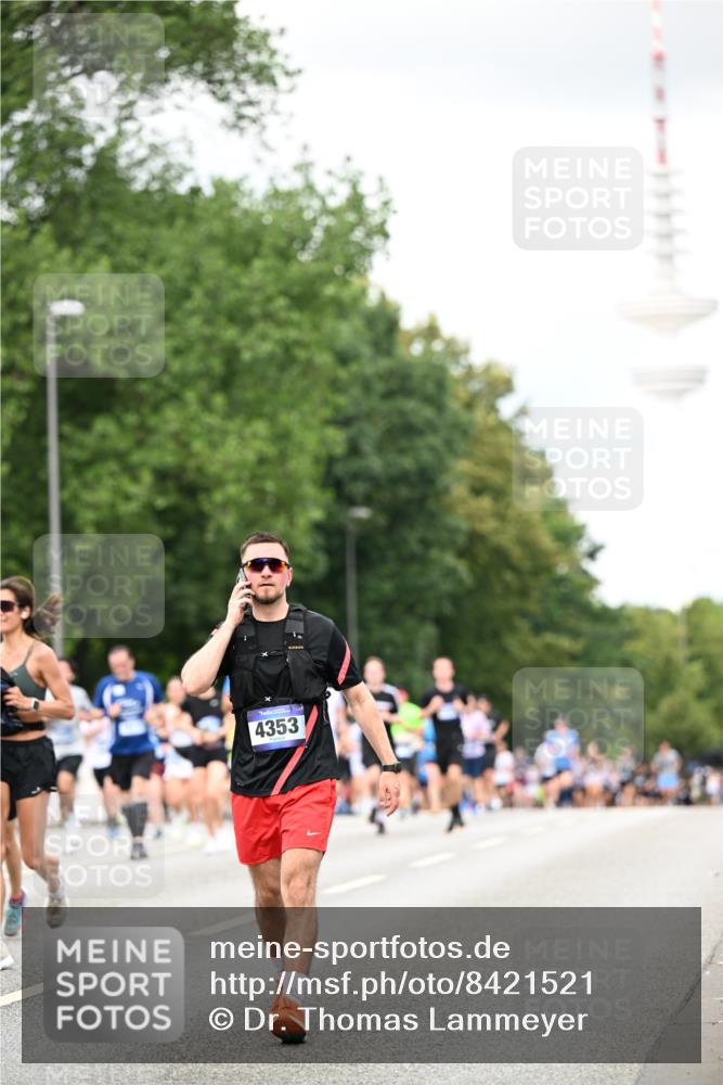 29.06.2025 - hella hamburg halbmarathon Dr. Thomas Lammeyer http://msf.ph/oto/8421521 29.06.2025 10:47:30 Kennedybrücke 1150, 1226, 1310, 1467, 2267, 2450, 2538, 2580, 2971, 3283, 3288, 3764, 4105, 4177, 4334, 4353, 4891, 4892, 5268, 5755, 7515, 7557, 8161, 8233, 8435, 9304, 10008, 10536, 10899 meine-sportfotos.de