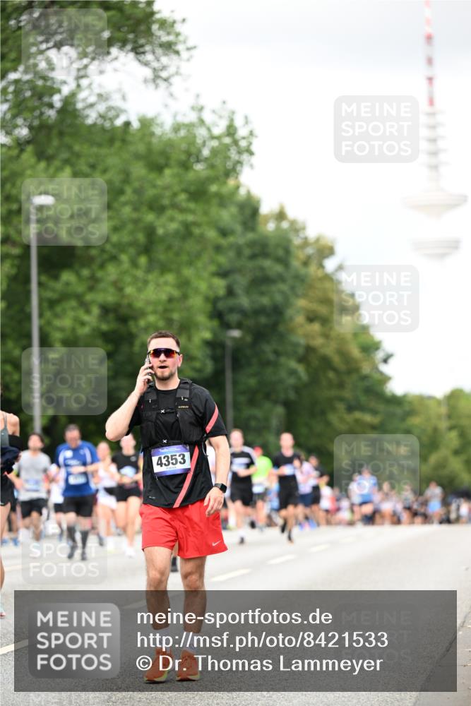 29.06.2025 - hella hamburg halbmarathon Dr. Thomas Lammeyer http://msf.ph/oto/8421533 29.06.2025 10:47:31 Kennedybrücke 1226, 1310, 1467, 2267, 2450, 2538, 2580, 2971, 3283, 3288, 3764, 4105, 4177, 4302, 4334, 4353, 4891, 4892, 5268, 5755, 7557, 7872, 8161, 8233, 8435, 9304, 10536, 10899 meine-sportfotos.de