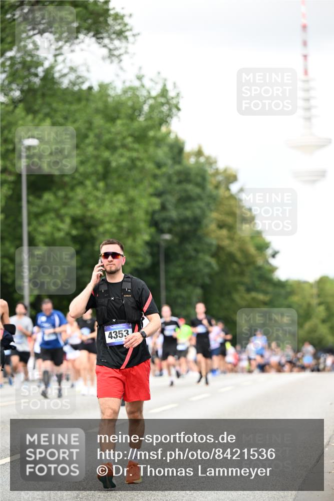 29.06.2025 - hella hamburg halbmarathon Dr. Thomas Lammeyer http://msf.ph/oto/8421536 29.06.2025 10:47:31 Kennedybrücke 1226, 1310, 1467, 2267, 2450, 2538, 2580, 2971, 3283, 3288, 3764, 4105, 4177, 4302, 4334, 4353, 4891, 4892, 5268, 5755, 7557, 7872, 8161, 8233, 8435, 9304, 10536, 10899 meine-sportfotos.de