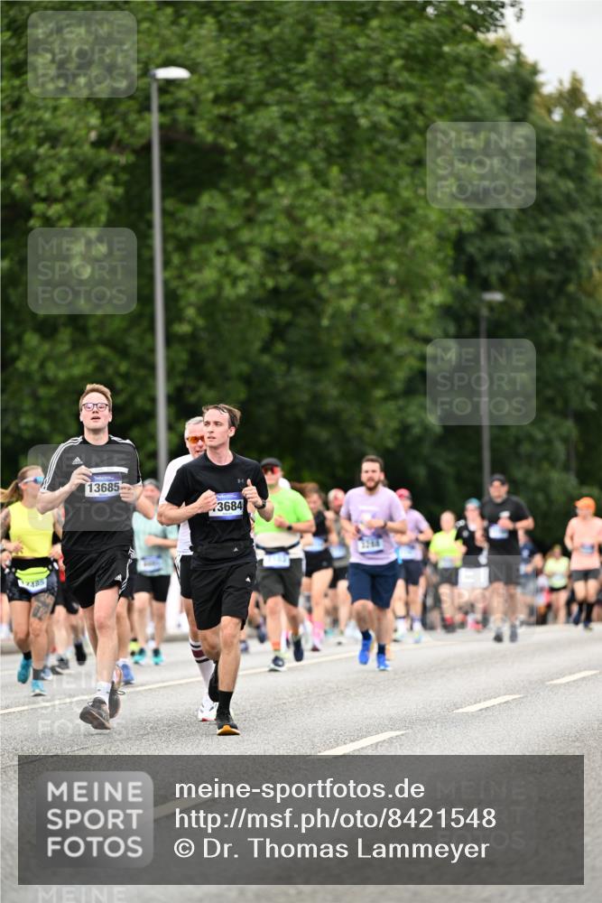 29.06.2025 - hella hamburg halbmarathon Dr. Thomas Lammeyer http://msf.ph/oto/8421548 29.06.2025 10:47:38 Kennedybrücke 1226, 1310, 1467, 1788, 2103, 2158, 2267, 2538, 2971, 3283, 3288, 3518, 3764, 4105, 4177, 4302, 4353, 4891, 4892, 5265, 5370, 5755, 7461, 7872, 8233, 8991, 9304, 9976, 10536 meine-sportfotos.de