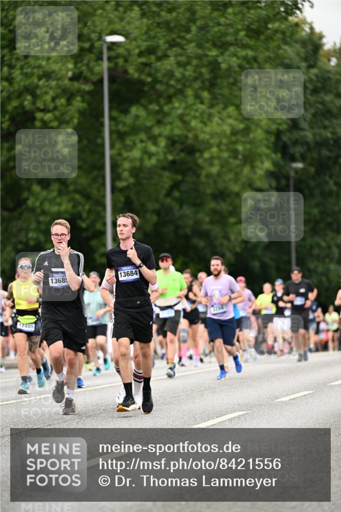 29.06.2025 - hella hamburg halbmarathon Dr. Thomas Lammeyer http://msf.ph/oto/8421556 29.06.2025 10:47:38 Kennedybrücke 1226, 1310, 1467, 1788, 2103, 2158, 2267, 2538, 2971, 3283, 3288, 3518, 3764, 4105, 4177, 4302, 4353, 4891, 4892, 5265, 5370, 5755, 7461, 7872, 8233, 8991, 9304, 9976, 10536 meine-sportfotos.de