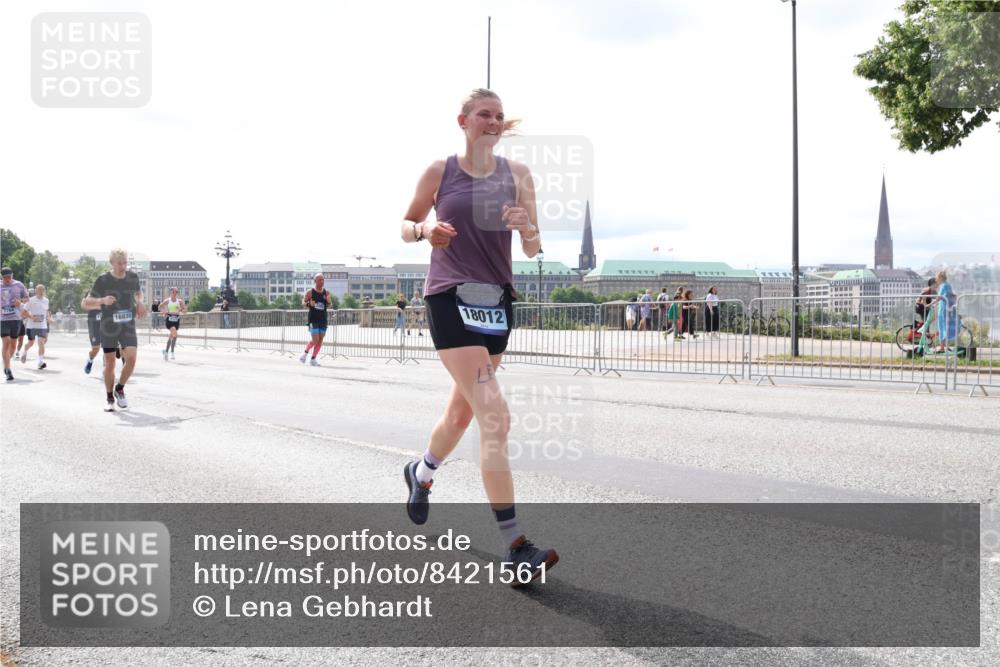 29.06.2025 - hella hamburg halbmarathon Lena Gebhardt http://msf.ph/oto/8421561 29.06.2025 10:27:46 Lombardsbrücke 7764, 16838, 18012, 1148, 2080, 3389, 4372, 5177, 5285, 5825, 5847, 6214, 6632, 7497, 7764, 7978, 8085, 9567, 9688, 10158, 10412, 10413, 11256, 11692, 11739, 11766, 12500, 12780, 12823, 12842, 13043, 13678, 13860, 14206, 15607, 15608, 16569, 16804, 16838, 17427, 17791, 18012, 18097, 18301, 18626, 18766 meine-sportfotos.de