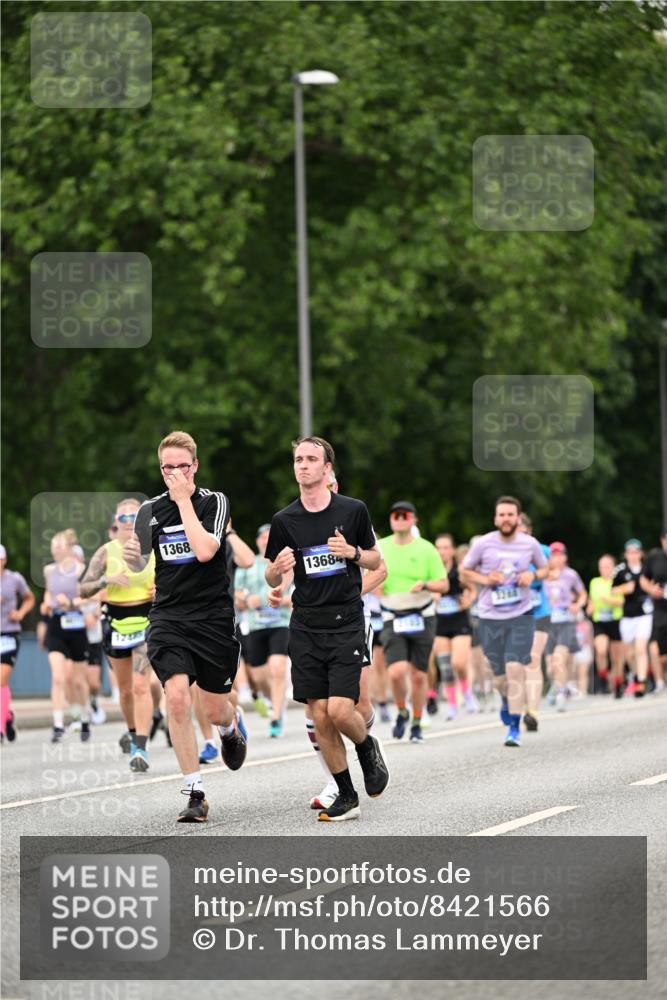 29.06.2025 - hella hamburg halbmarathon Dr. Thomas Lammeyer http://msf.ph/oto/8421566 29.06.2025 10:47:39 Kennedybrücke 1226, 1310, 1467, 1788, 2103, 2158, 2267, 2538, 2971, 3283, 3288, 3518, 3764, 4105, 4177, 4302, 4353, 4891, 5265, 5370, 5755, 7461, 7872, 8135, 8233, 8991, 9304, 9976, 10083, 10200, 10536 meine-sportfotos.de