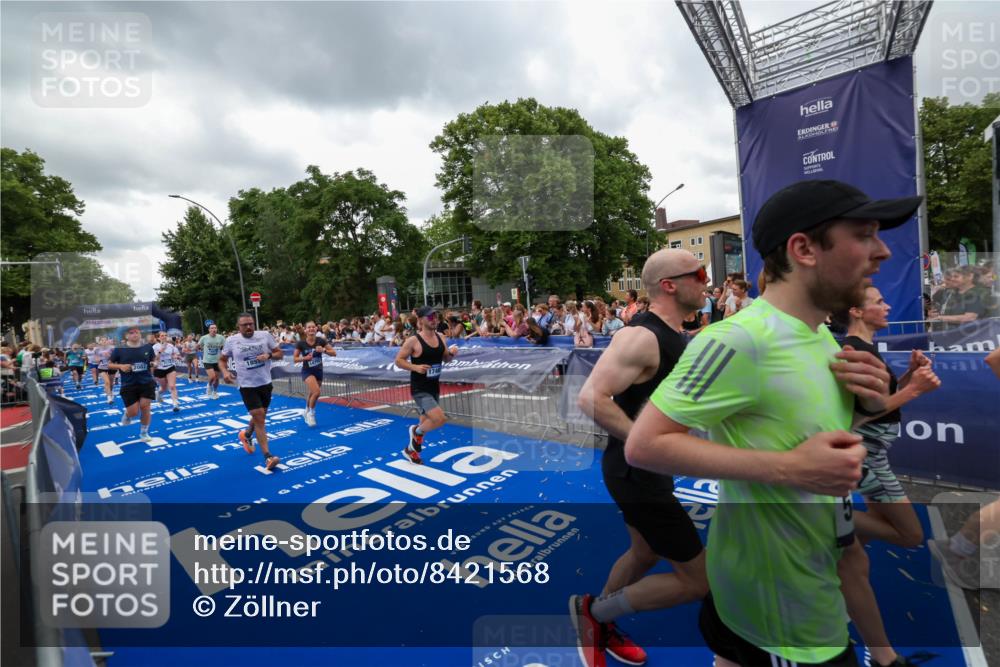 29.06.2025 - hella hamburg halbmarathon Zöllner http://msf.ph/oto/8421568 29.06.2025 10:53:49 Ziel 1422, 2082, 2518, 5399, 5607, 6260, 6877, 7177, 8285, 8335, 9922, 10529, 10895, 11588, 11589, 14702, 14818, 15441, 15502, 17482, 17740, 18249, 18487, 18514, 18759 meine-sportfotos.de