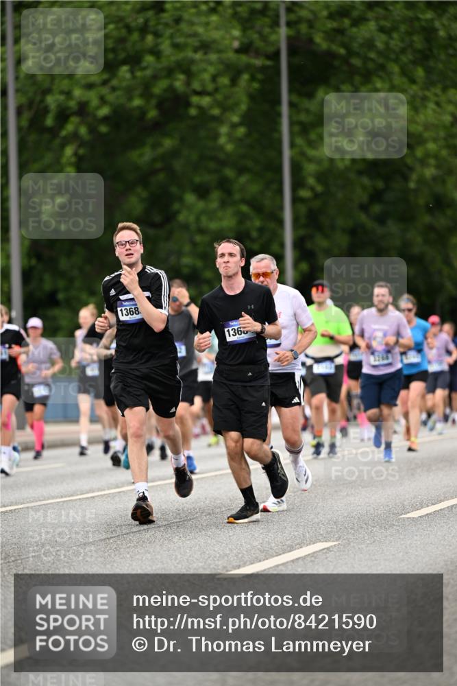 29.06.2025 - hella hamburg halbmarathon Dr. Thomas Lammeyer http://msf.ph/oto/8421590 29.06.2025 10:47:39 Kennedybrücke 1226, 1310, 1467, 1788, 2103, 2158, 2267, 2538, 2971, 3283, 3288, 3518, 3764, 4105, 4177, 4302, 4353, 4891, 5265, 5370, 5755, 7461, 7872, 8135, 8233, 8991, 9304, 9976, 10083, 10200, 10536 meine-sportfotos.de