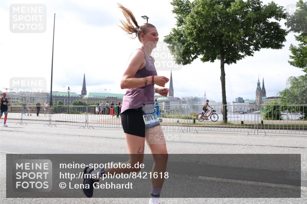29.06.2025 - hella hamburg halbmarathon Lena Gebhardt http://msf.ph/oto/8421618 29.06.2025 10:27:47 Lombardsbrücke 77, 18012, 1148, 2080, 3389, 4372, 5177, 5285, 5825, 5847, 6214, 6632, 7497, 7764, 7978, 8085, 9567, 9688, 10158, 10412, 10413, 11256, 11692, 11739, 12500, 12780, 12823, 12842, 13043, 13678, 13860, 14206, 15607, 15608, 16569, 16804, 16838, 17427, 17791, 18012, 18097, 18301, 18626, 18766 meine-sportfotos.de