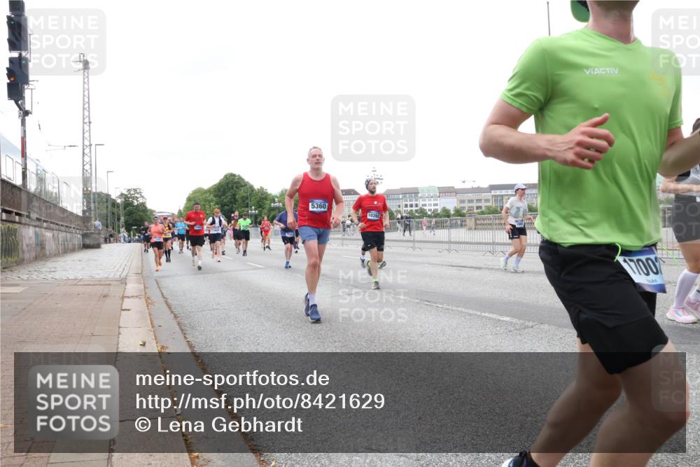 29.06.2025 - hella hamburg halbmarathon Lena Gebhardt http://msf.ph/oto/8421629 29.06.2025 10:52:38 Lombardsbrücke 3140, 5360, 10392, 1008, 17007, 1369, 1826, 2146, 2362, 2420, 2528, 2701, 2983, 3140, 3227, 3645, 4436, 4591, 4729, 4815, 5262, 5360, 6386, 6403, 6404, 6406, 6671, 6985, 7032, 7511, 7690, 7691, 7735, 7737, 7812, 8194, 8196, 8641, 9068, 9070, 9103, 9368, 9545, 9731, 10055, 10080, 10296, 10342, 10392, 10600, 10634, 10879, 10884, 10928, 10981, 11084, 11126, 11127, 11297, 11736, 11899, 11919, 11974, 12127, 12128, 12546, 12558, 12994, 14009 meine-sportfotos.de
