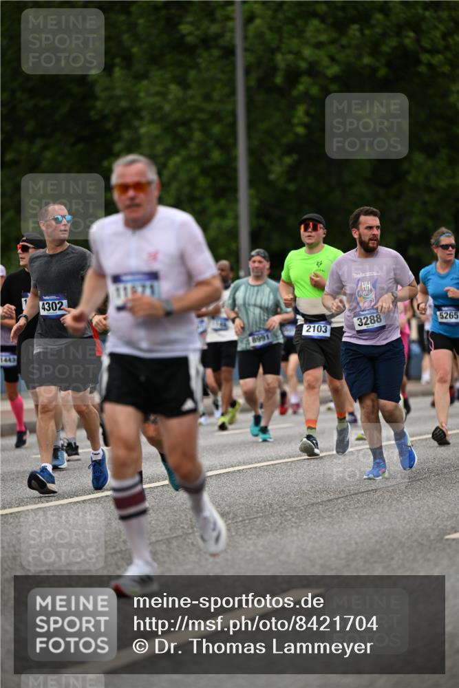 29.06.2025 - hella hamburg halbmarathon Dr. Thomas Lammeyer http://msf.ph/oto/8421704 29.06.2025 10:47:43 Kennedybrücke 1226, 1310, 1467, 1788, 1878, 2103, 2158, 2267, 2538, 2971, 3283, 3288, 3518, 3764, 4105, 4177, 4302, 4353, 5265, 5370, 5755, 7461, 7872, 8135, 8233, 8991, 9831, 9976, 10083, 10200, 10202, 10536 meine-sportfotos.de