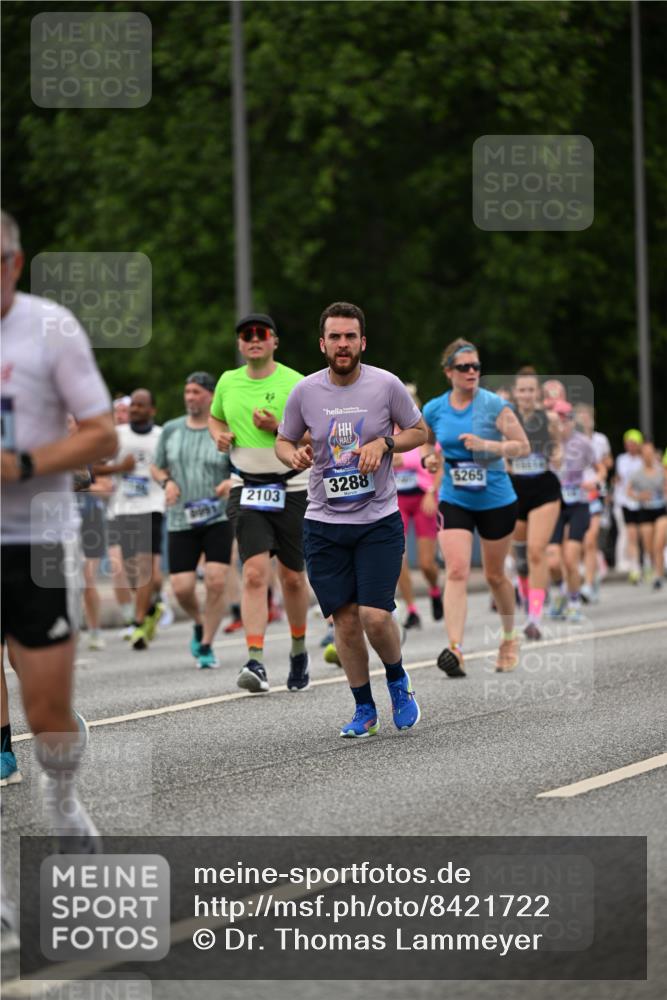 29.06.2025 - hella hamburg halbmarathon Dr. Thomas Lammeyer http://msf.ph/oto/8421722 29.06.2025 10:47:44 Kennedybrücke 1226, 1310, 1467, 1788, 1878, 2103, 2158, 2267, 2538, 2971, 3283, 3288, 3518, 3764, 4105, 4177, 4302, 4353, 5265, 5370, 5720, 5755, 7461, 7872, 8135, 8233, 8991, 9831, 9976, 10083, 10200, 10202, 10536 meine-sportfotos.de