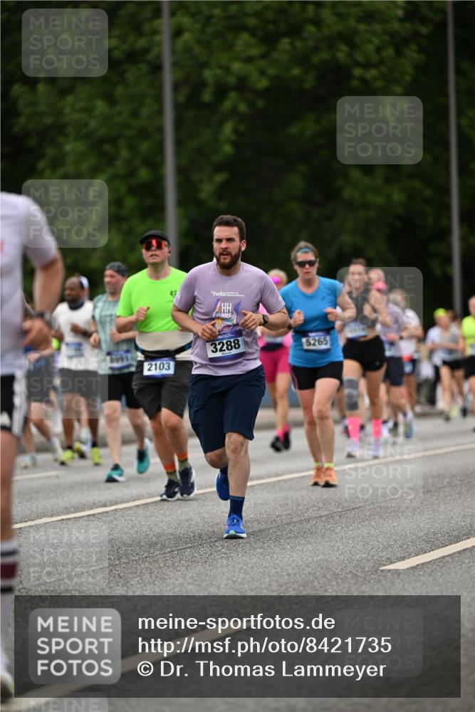 29.06.2025 - hella hamburg halbmarathon Dr. Thomas Lammeyer http://msf.ph/oto/8421735 29.06.2025 10:47:44 Kennedybrücke 1226, 1310, 1467, 1788, 1878, 2103, 2158, 2267, 2538, 2971, 3283, 3288, 3518, 3764, 4105, 4177, 4302, 4353, 5265, 5370, 5720, 5755, 7461, 7872, 8135, 8233, 8991, 9831, 9976, 10083, 10200, 10202, 10536 meine-sportfotos.de