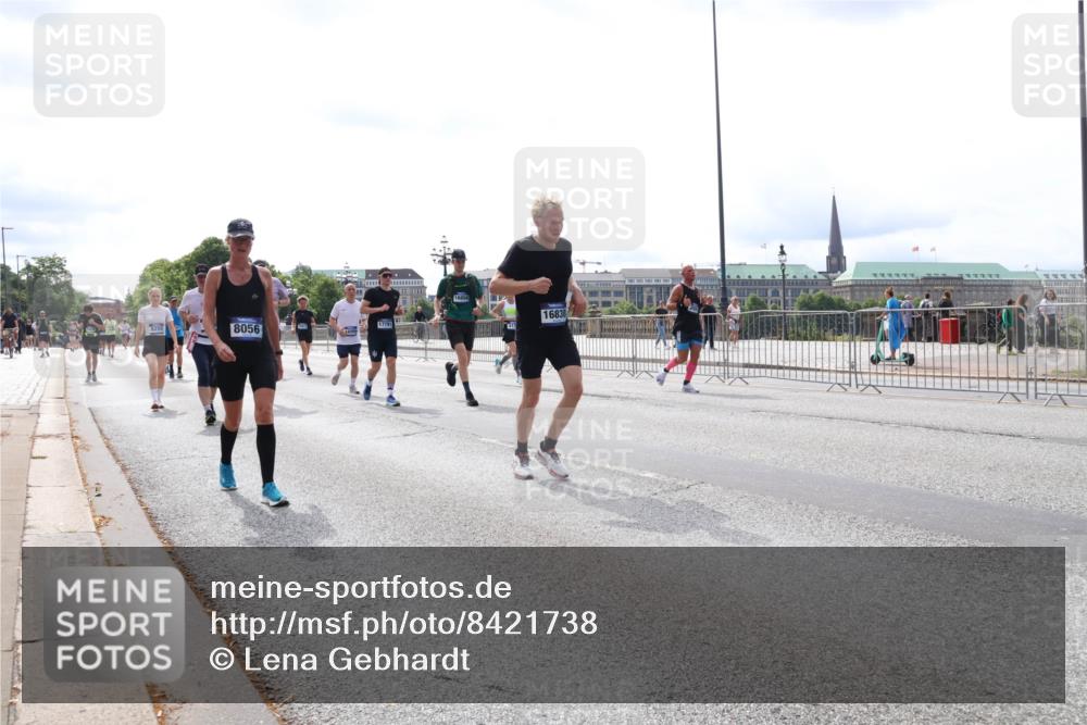 29.06.2025 - hella hamburg halbmarathon Lena Gebhardt http://msf.ph/oto/8421738 29.06.2025 10:27:48 Lombardsbrücke 16838, 8056, 1148, 2080, 3389, 4372, 5177, 5285, 5825, 5847, 6214, 6632, 7497, 7764, 7978, 8085, 9567, 9688, 10158, 10412, 10413, 11256, 11692, 11739, 12500, 12780, 12823, 12842, 13043, 13568, 13678, 13860, 14206, 15607, 15608, 16569, 16804, 16838, 17427, 17791, 18012, 18097, 18301, 18626, 18766 meine-sportfotos.de