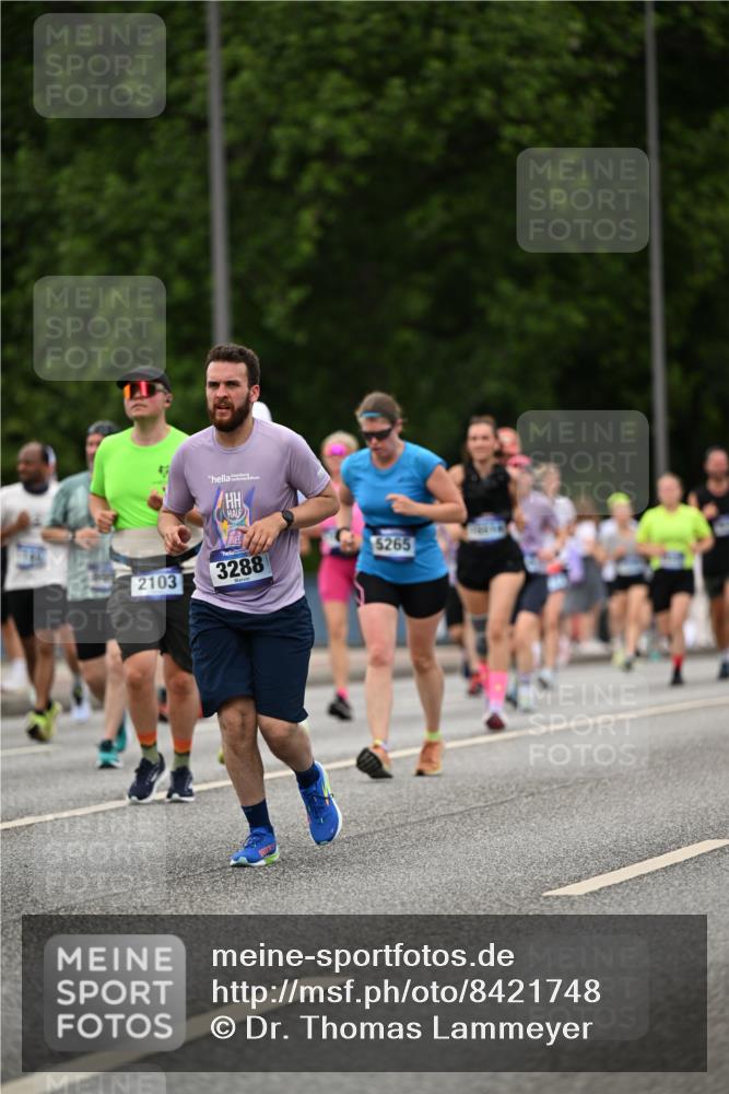 29.06.2025 - hella hamburg halbmarathon Dr. Thomas Lammeyer http://msf.ph/oto/8421748 29.06.2025 10:47:45 Kennedybrücke 1226, 1310, 1467, 1788, 1878, 2103, 2158, 2267, 2538, 2971, 3283, 3288, 3518, 3764, 4105, 4177, 4302, 4353, 5265, 5370, 5720, 5755, 6012, 7461, 7872, 8135, 8233, 8991, 9831, 9976, 10083, 10200, 10202, 10536 meine-sportfotos.de