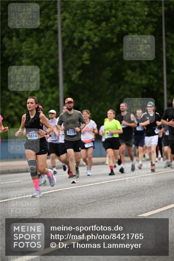29.06.2025 - hella hamburg halbmarathon Dr. Thomas Lammeyer http://msf.ph/oto/8421765 29.06.2025 10:47:48 Kennedybrücke 1226, 1310, 1467, 1788, 1878, 2103, 2158, 2267, 2361, 2538, 2971, 3283, 3288, 3518, 3764, 4105, 4177, 4302, 5265, 5370, 5720, 5755, 6012, 7461, 7872, 8135, 8991, 9831, 9976, 10083, 10200, 10202 meine-sportfotos.de
