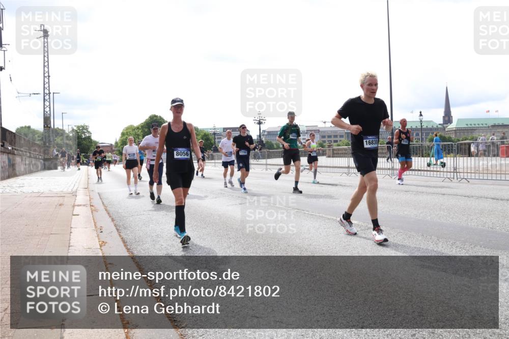 29.06.2025 - hella hamburg halbmarathon Lena Gebhardt http://msf.ph/oto/8421802 29.06.2025 10:27:48 Lombardsbrücke 11, 8056, 17791, 16804, 16838, 1148, 2080, 3389, 4372, 5177, 5285, 5825, 5847, 6214, 6632, 7497, 7764, 7978, 8085, 9567, 9688, 10158, 10412, 10413, 11256, 11692, 11739, 12500, 12780, 12823, 12842, 13043, 13568, 13678, 13860, 14206, 15607, 15608, 16569, 16804, 16838, 17427, 17791, 18012, 18097, 18301, 18626, 18766 meine-sportfotos.de