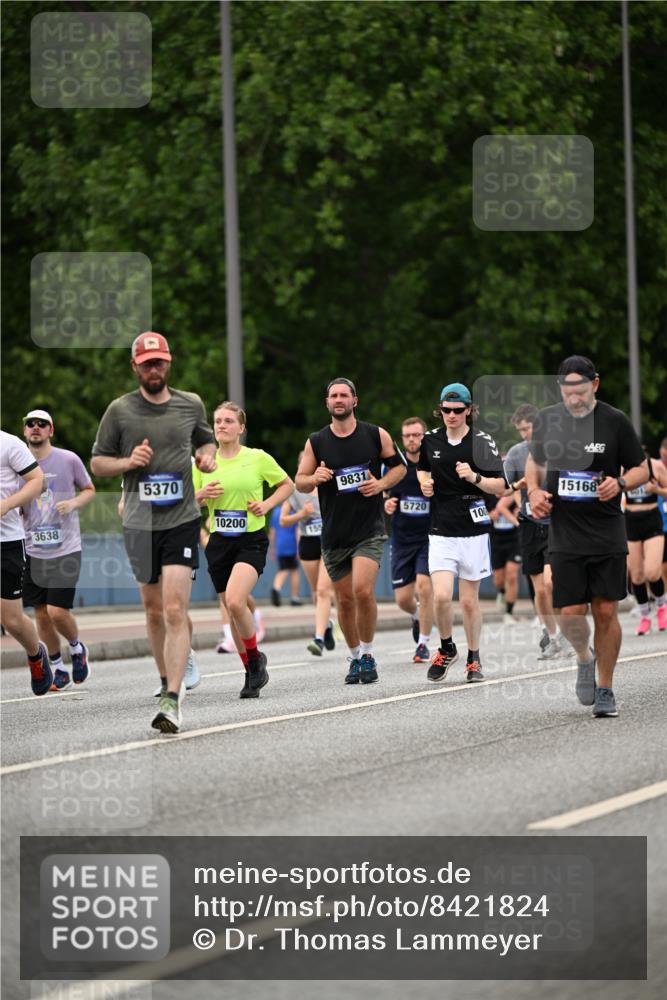 29.06.2025 - hella hamburg halbmarathon Dr. Thomas Lammeyer http://msf.ph/oto/8421824 29.06.2025 10:47:50 Kennedybrücke 1226, 1310, 1467, 1788, 1816, 1878, 2103, 2158, 2267, 2361, 2538, 2971, 3288, 3518, 4105, 4177, 4302, 5265, 5370, 5720, 6012, 7205, 7461, 7872, 8135, 8991, 9831, 9976, 10083, 10200, 10202 meine-sportfotos.de