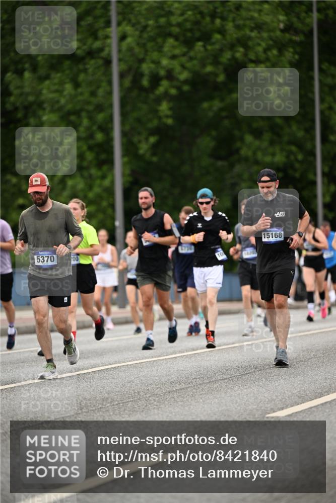 29.06.2025 - hella hamburg halbmarathon Dr. Thomas Lammeyer http://msf.ph/oto/8421840 29.06.2025 10:47:50 Kennedybrücke 1226, 1310, 1467, 1788, 1816, 1878, 2103, 2158, 2267, 2361, 2538, 2971, 3288, 3518, 4105, 4177, 4302, 5265, 5370, 5720, 6012, 7205, 7461, 7872, 8135, 8991, 9831, 9976, 10083, 10200, 10202 meine-sportfotos.de