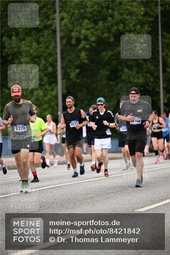 29.06.2025 - hella hamburg halbmarathon Dr. Thomas Lammeyer http://msf.ph/oto/8421842 29.06.2025 10:47:50 Kennedybrücke 1226, 1310, 1467, 1788, 1816, 1878, 2103, 2158, 2267, 2361, 2538, 2971, 3288, 3518, 4105, 4177, 4302, 5265, 5370, 5720, 6012, 7205, 7461, 7872, 8135, 8991, 9831, 9976, 10083, 10200, 10202 meine-sportfotos.de