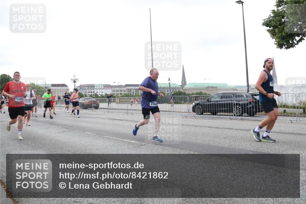 29.06.2025 - hella hamburg halbmarathon Lena Gebhardt http://msf.ph/oto/8421862 29.06.2025 10:52:42 Lombardsbrücke 15906, 14704, 314, 17, 1369, 1826, 2146, 2362, 2420, 2528, 2701, 2983, 2988, 3140, 3227, 3645, 3787, 4591, 4729, 4815, 5262, 5360, 6386, 6403, 6671, 7032, 7511, 7690, 7691, 7735, 7737, 7812, 8641, 9068, 9070, 9103, 9368, 9545, 9731, 10055, 10080, 10296, 10392, 10417, 10568, 10600, 10634, 10879, 10884, 10928, 10981, 11084, 11297, 11736, 11899, 11919, 11974, 12127, 12128, 12546, 12558, 12994, 14009, 14765, 14807, 14979 meine-sportfotos.de
