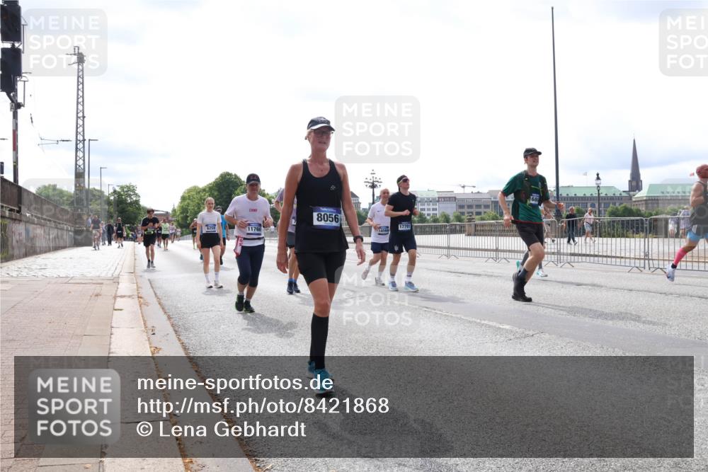 29.06.2025 - hella hamburg halbmarathon Lena Gebhardt http://msf.ph/oto/8421868 29.06.2025 10:27:49 Lombardsbrücke 8056, 17791, 11766, 16569, 1680, 1148, 2080, 3389, 4372, 5177, 5285, 5825, 5847, 6214, 6632, 7497, 7764, 7978, 8085, 8215, 9567, 9688, 10158, 10412, 10413, 11256, 11692, 11739, 12500, 12780, 12823, 12842, 13043, 13568, 13678, 13860, 14155, 14206, 15607, 15608, 16569, 16804, 16838, 17427, 17791, 18012, 18097, 18301, 18626, 18766 meine-sportfotos.de