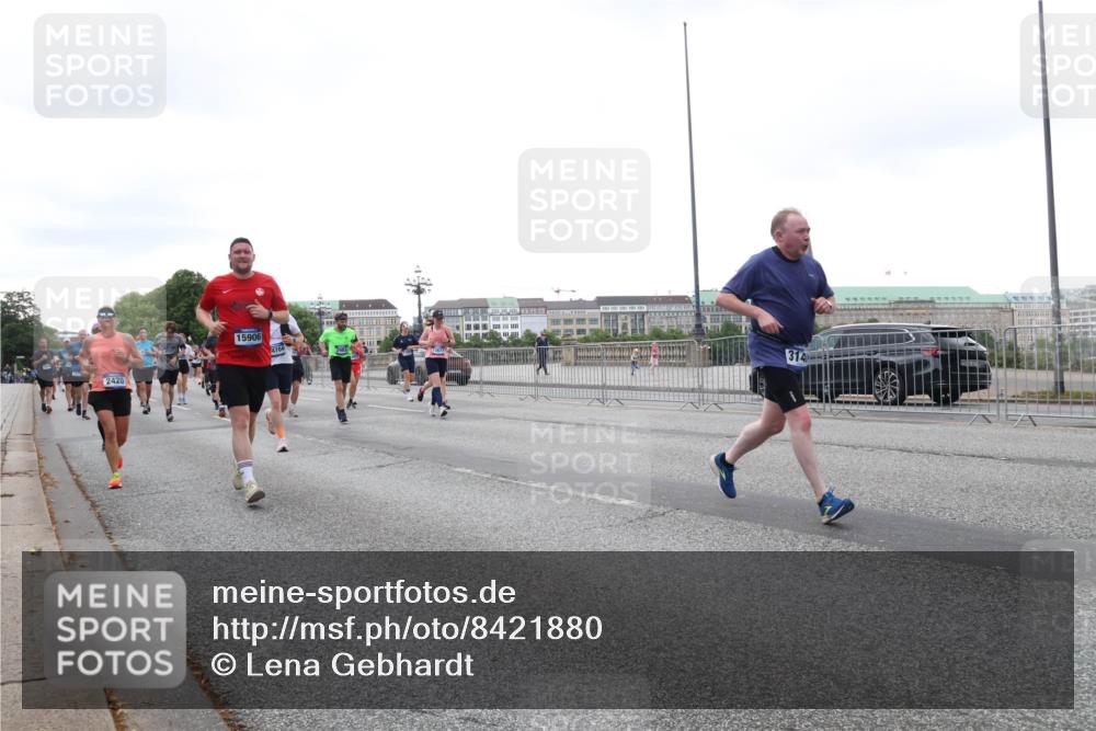 29.06.2025 - hella hamburg halbmarathon Lena Gebhardt http://msf.ph/oto/8421880 29.06.2025 10:52:42 Lombardsbrücke 2420, 15906, 314, 1369, 1826, 2146, 2362, 2420, 2528, 2701, 2983, 2988, 3140, 3227, 3645, 3787, 4591, 4729, 4815, 5262, 5360, 6386, 6403, 6671, 7032, 7511, 7690, 7691, 7735, 7737, 7812, 8641, 9068, 9070, 9103, 9368, 9545, 9731, 10055, 10080, 10296, 10392, 10417, 10568, 10600, 10634, 10879, 10884, 10928, 10981, 11084, 11297, 11736, 11899, 11919, 11974, 12127, 12128, 12546, 12558, 12994, 14009, 14765, 14807, 14979 meine-sportfotos.de